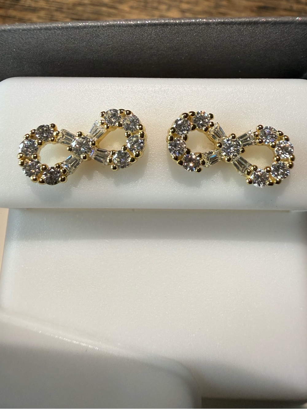 Genuine Moissanite on 18c/925 ss Infinity Push-Back Earrings!
